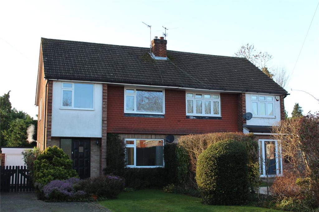 Main image of property: Farm Close, Amersham, Buckinghamshire, HP6