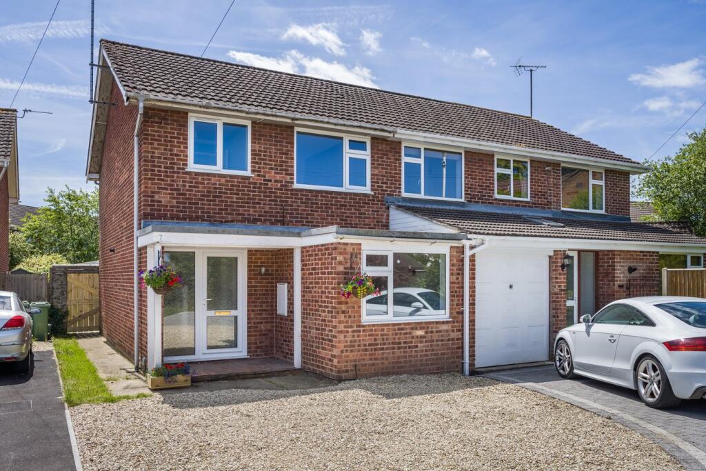 Main image of property: Stanwick Gardens, Cheltenham, GL51