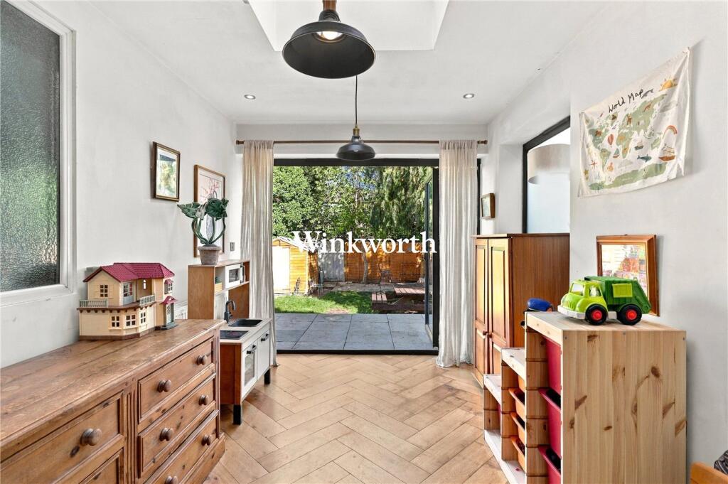 Apartment in London - More