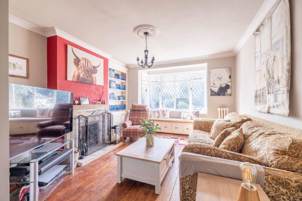 House in Denham Green, Denham - View 5