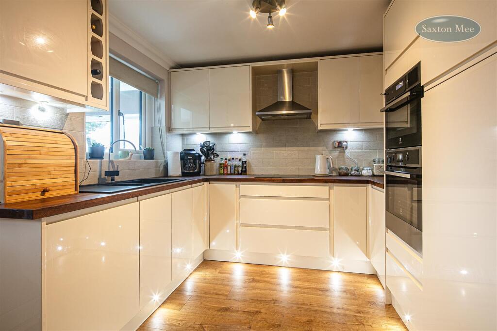Taverner Croft, High Green, Sheffield photo 4