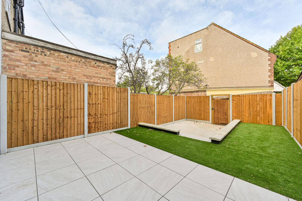 House in London - View 4