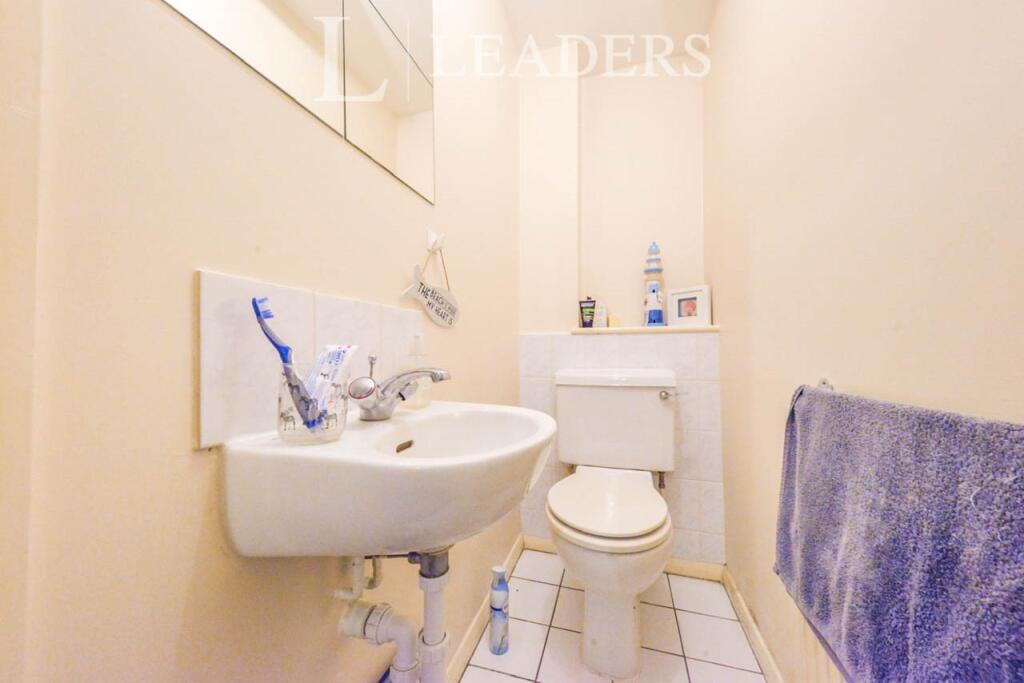 Apartment in St Albans - More