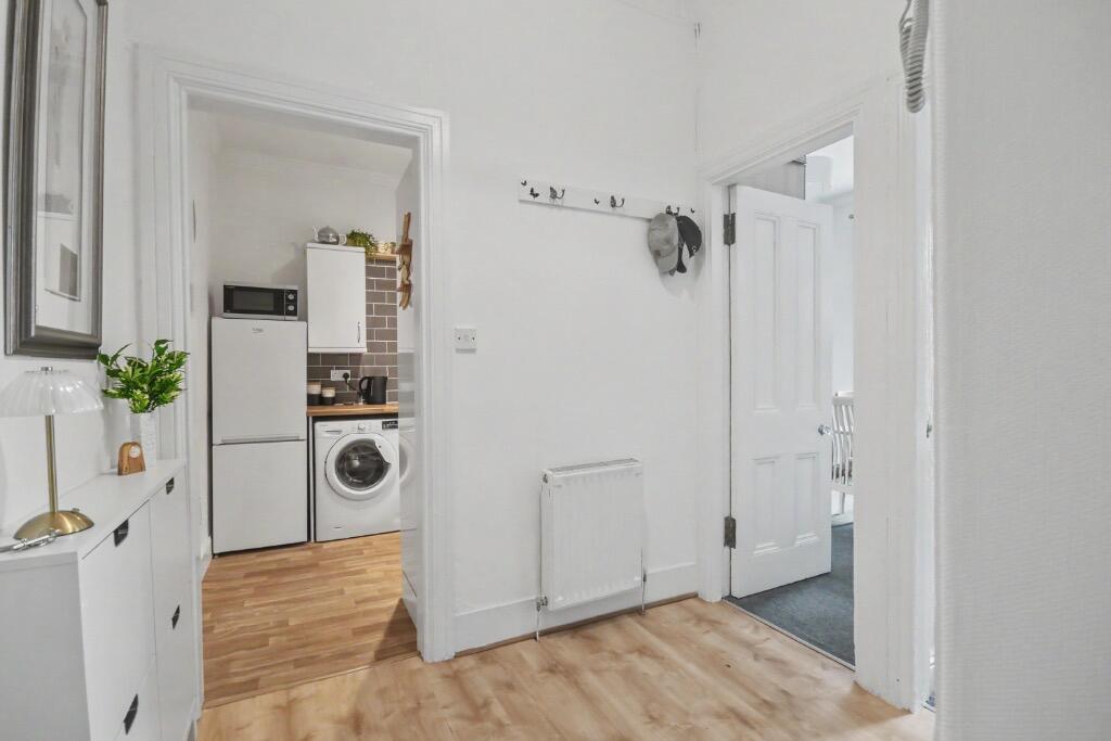 Apartment in Greenock, Central - More