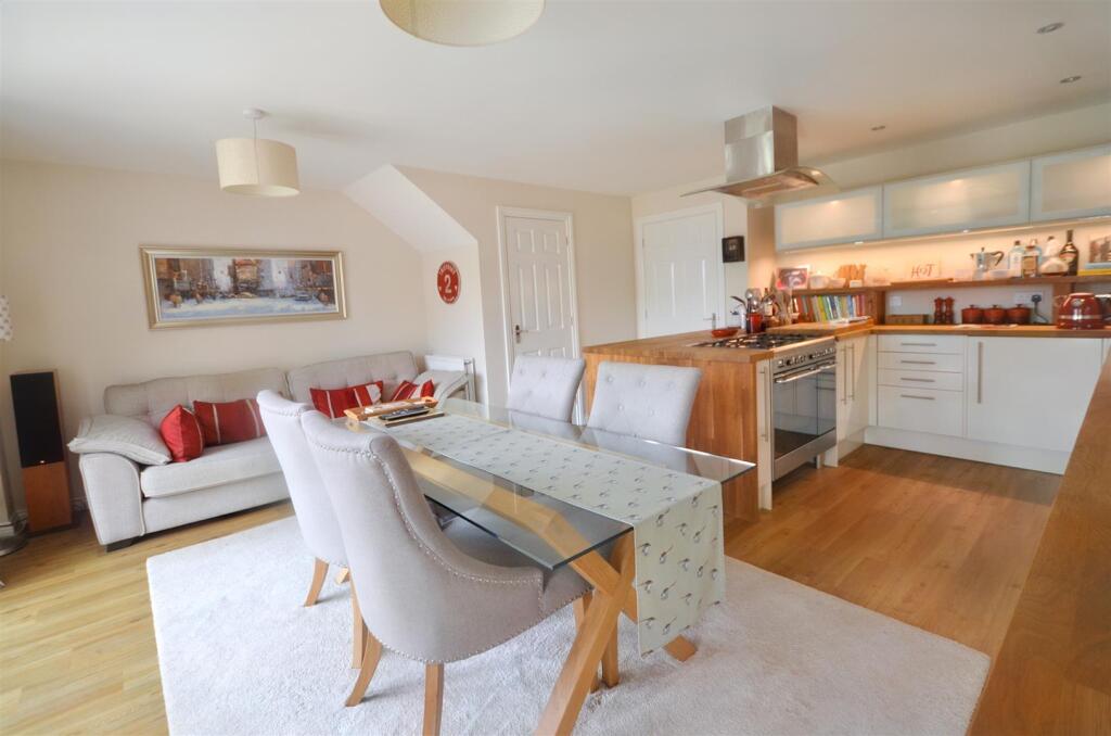 Lark Close, Bruton - View 2