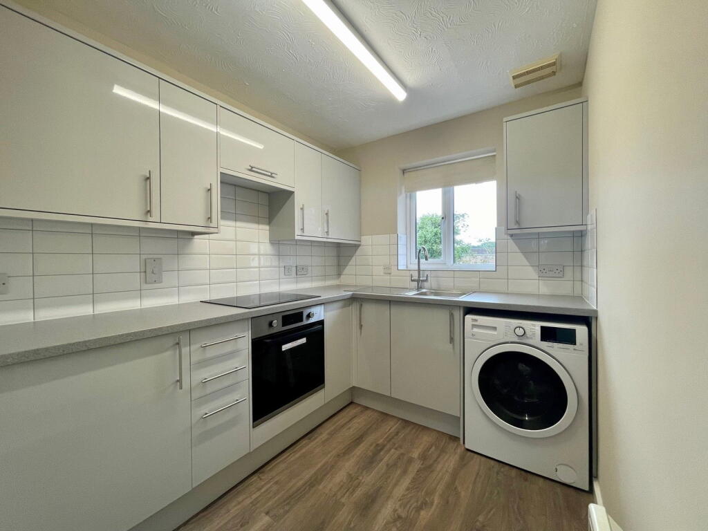 Apartment in Reading - View 3