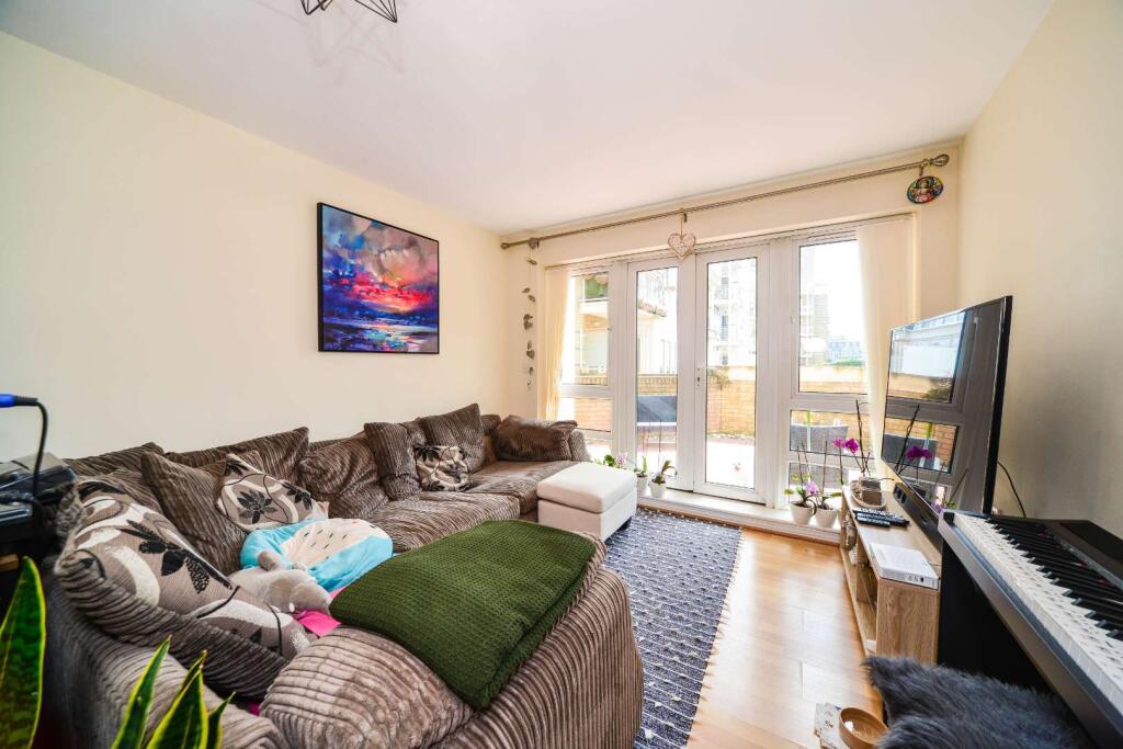 Main image of property: St Davids Square, Isle Of Dogs, London