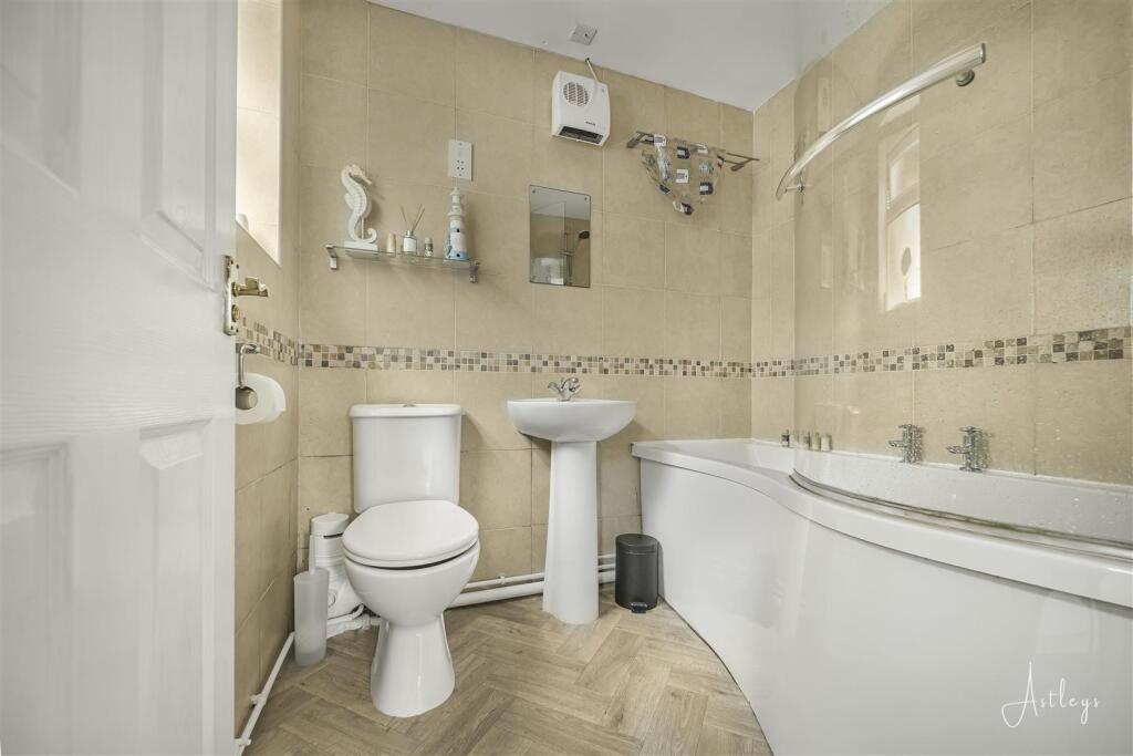 Gower Holiday Village, Monksland Road, Reynoldston, Swansea photo 5