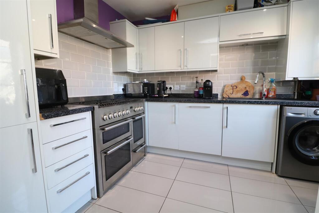 Barley Rise, Trowbridge - View 2