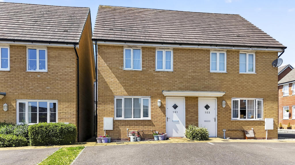 2-bed semi-detached on Greystone Walk, Cullompton, Devon, EX15 1GZ, £230,000