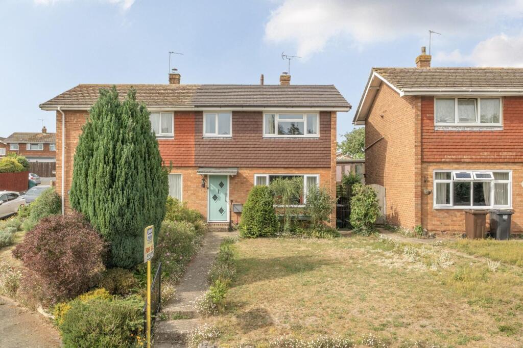 3-bed semi-detached on Heron Road, Larkfield, Aylesford, £365,000