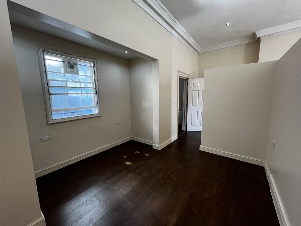Apartment in Bristol - More