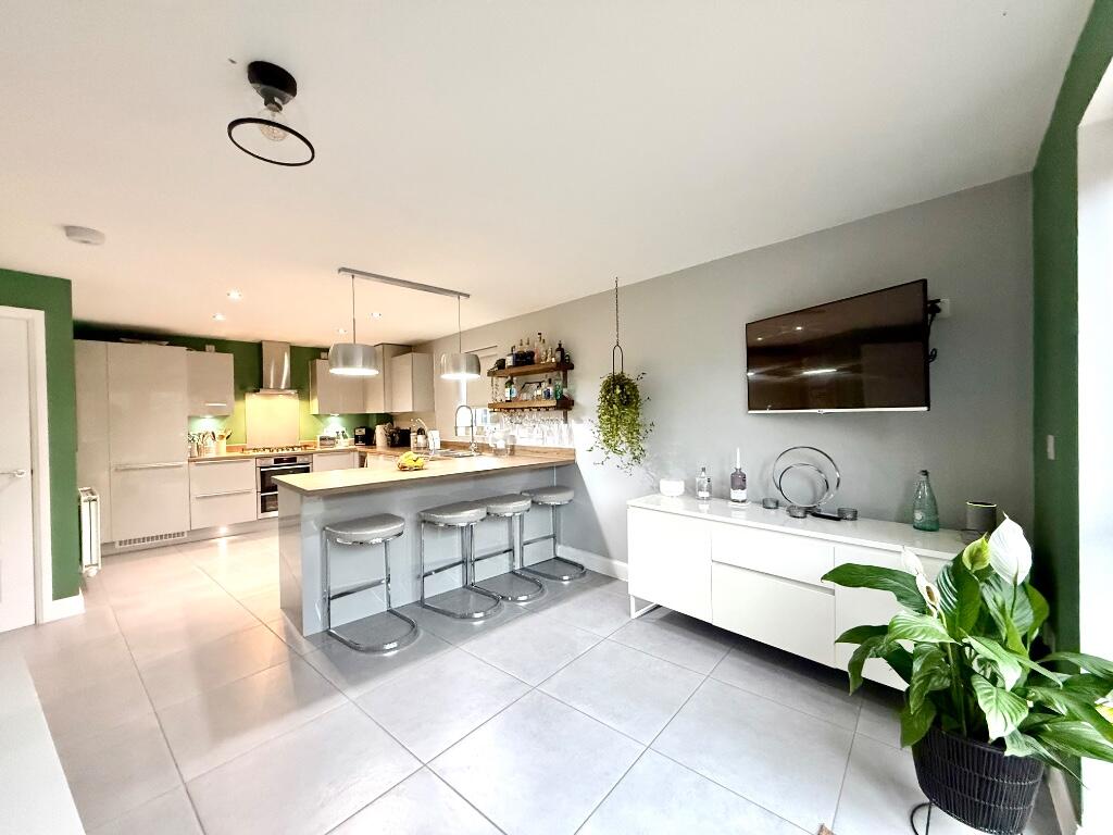 Garrett Drive, Warwick, Warwickshire, CV34 - View 2