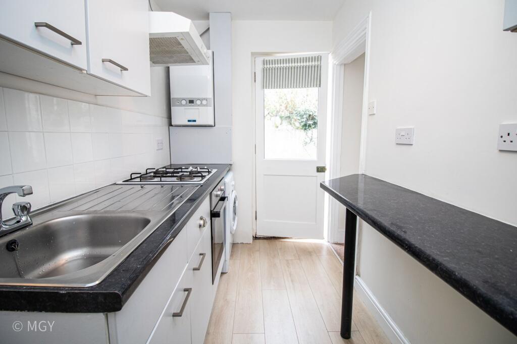 Apartment in Cardiff, Adamsdown - View 5