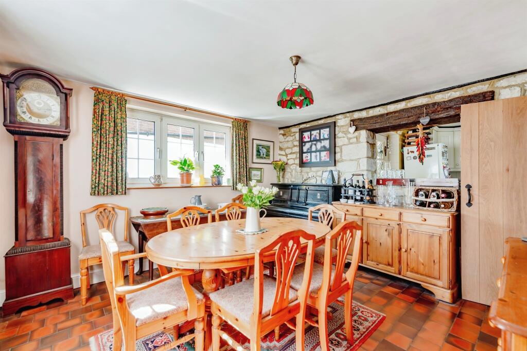 House in Tandridge, Bletchingley - View 5