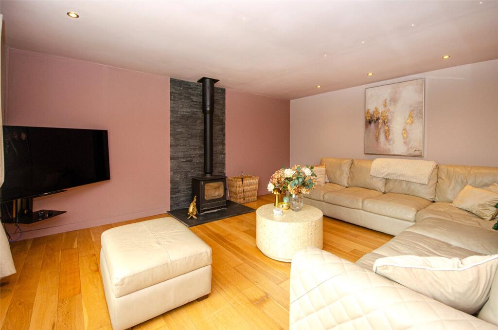 Old Highway, Colwyn Bay, Conwy, LL28 photo 4