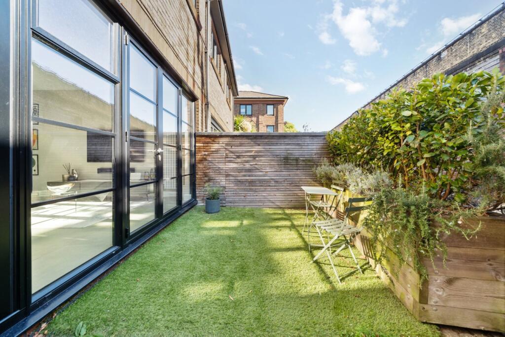 Parkside, Ravenscourt Park, Hammersmith, W6 photo 3