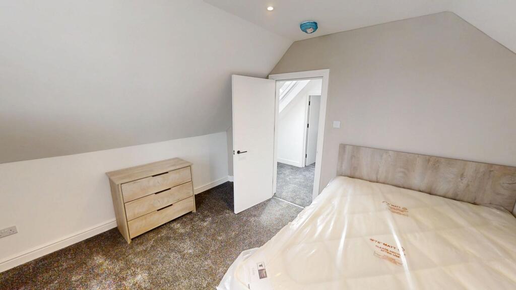 5 bedroom terraced house for rent