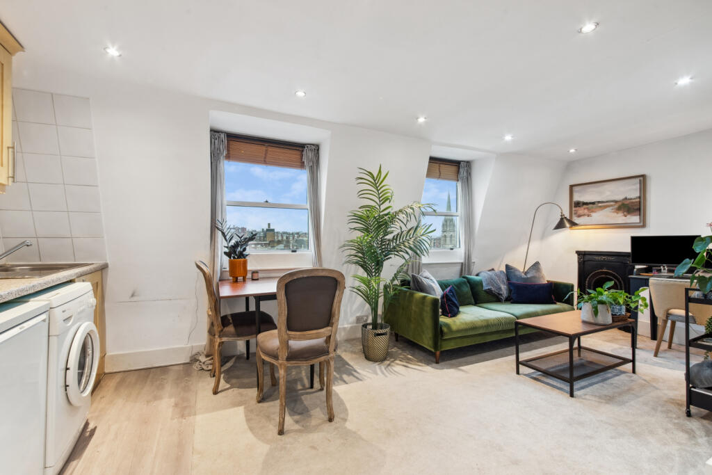 Apartment in London, Royal Borough of Kensington and Chelsea - More