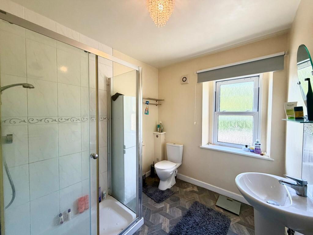 Vallis Way, FROME photo 4