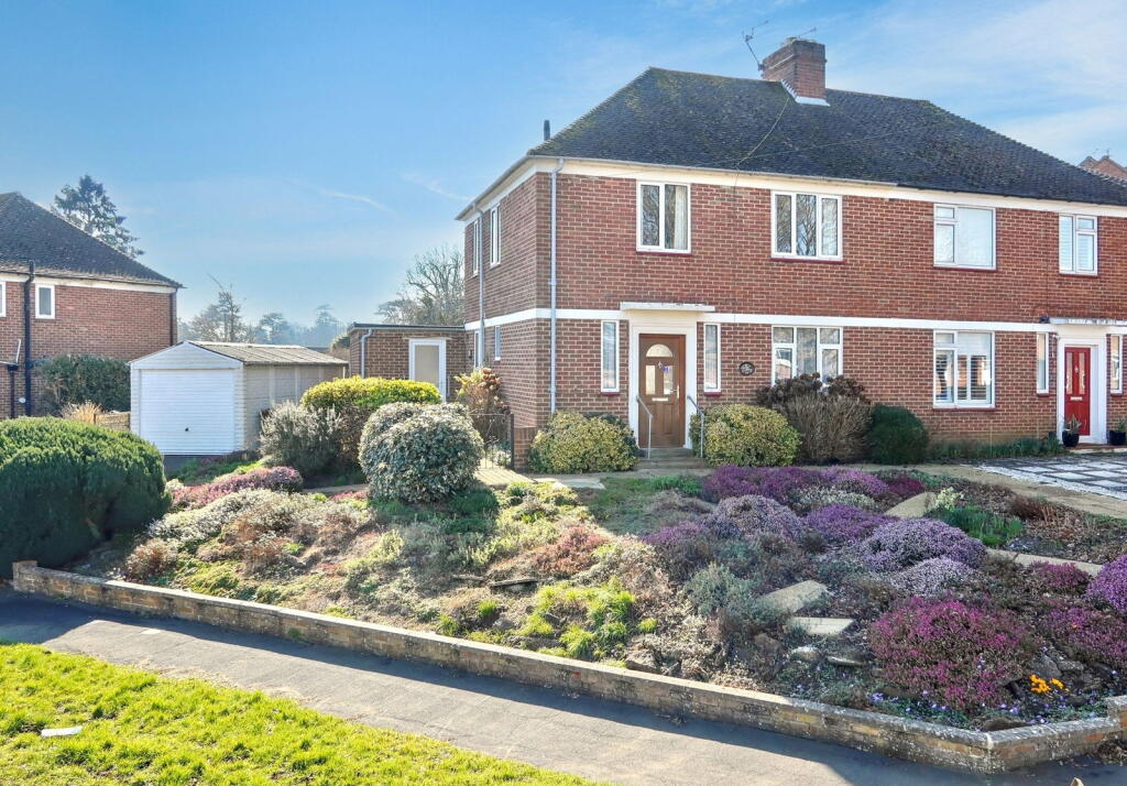 Main image of property: Lime Avenue, Banbury