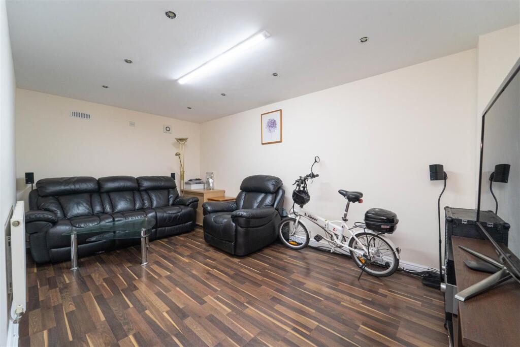 House in Manchester, Greater Manchester - View 4