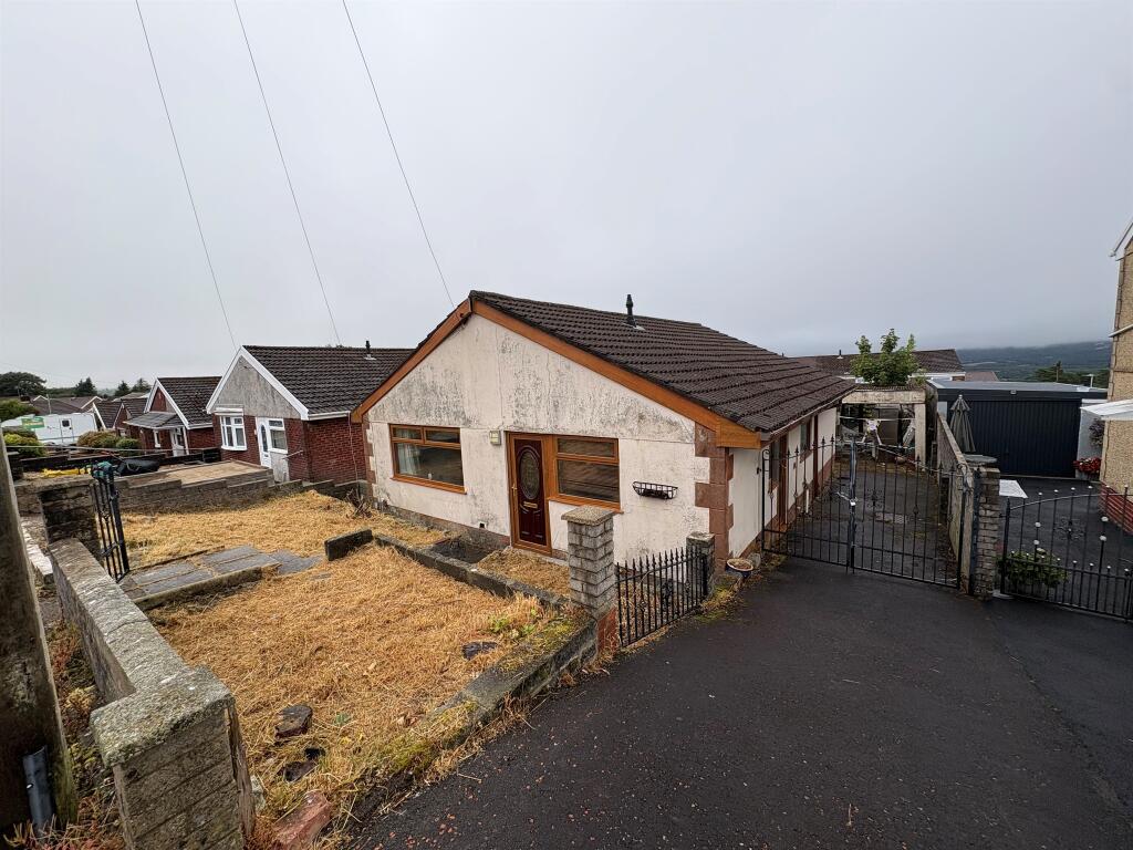 Main image of property: Telyn Aur, Morriston, Swansea