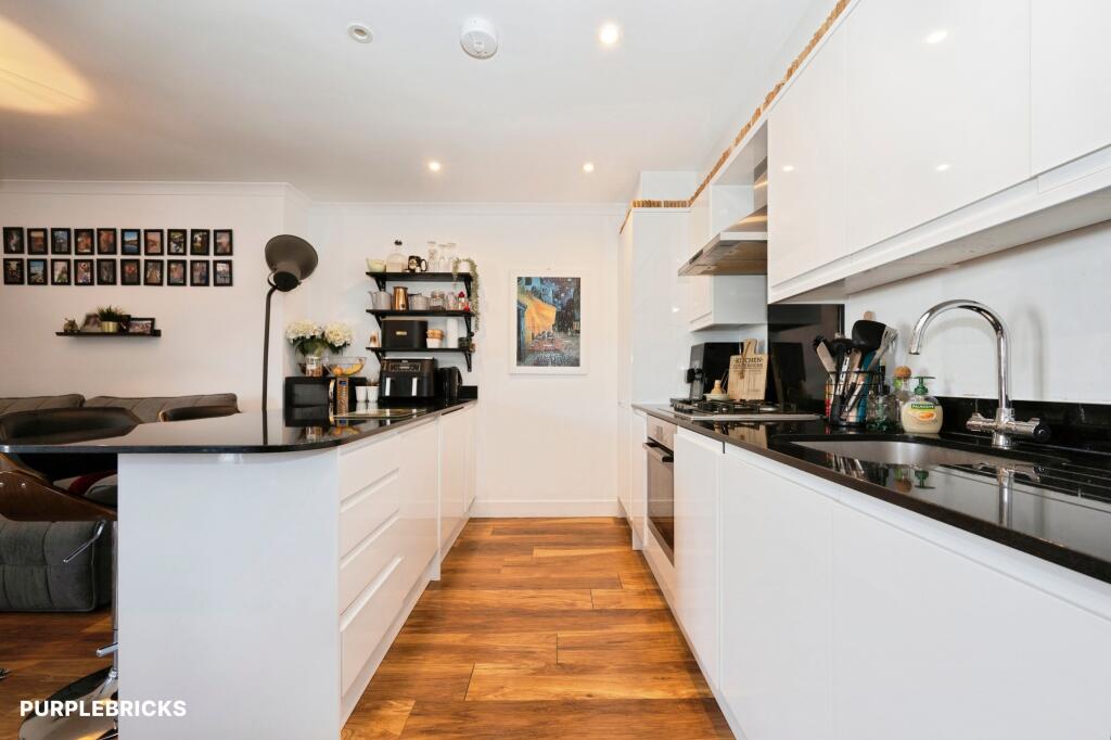Apartment in Guildford - View 5