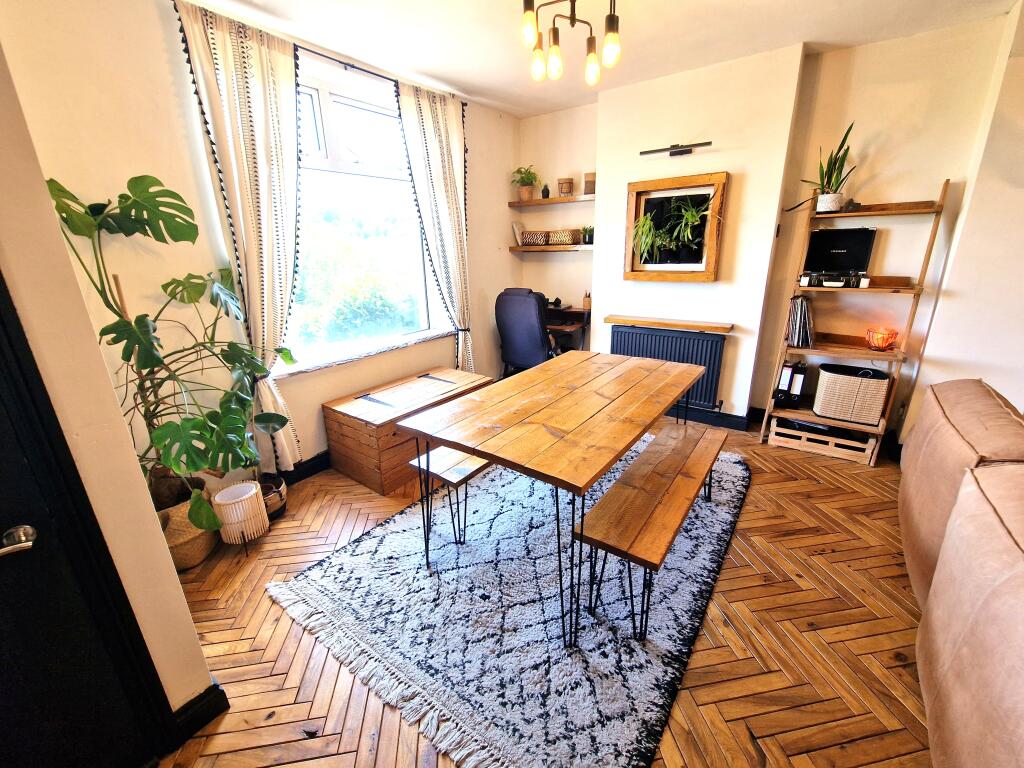 House in Crumlin, Caerphilly - More