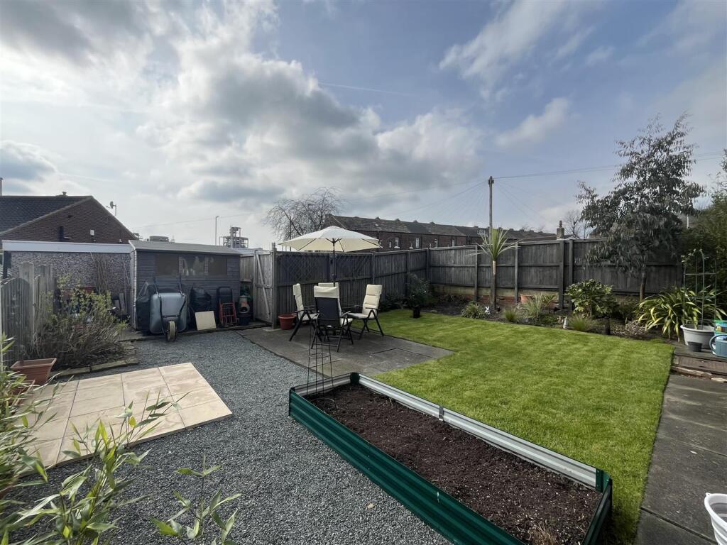 Additional image 12 of Lowfield Close, Low Moor, Bradford