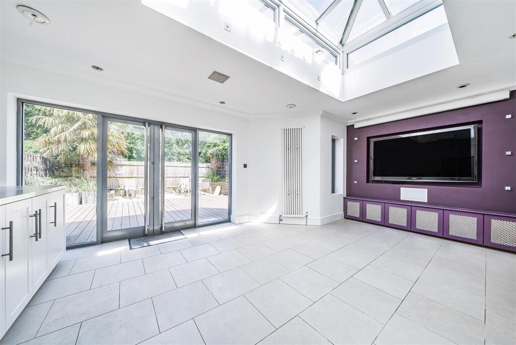 House in Kingston upon Thames, Norbiton - View 5