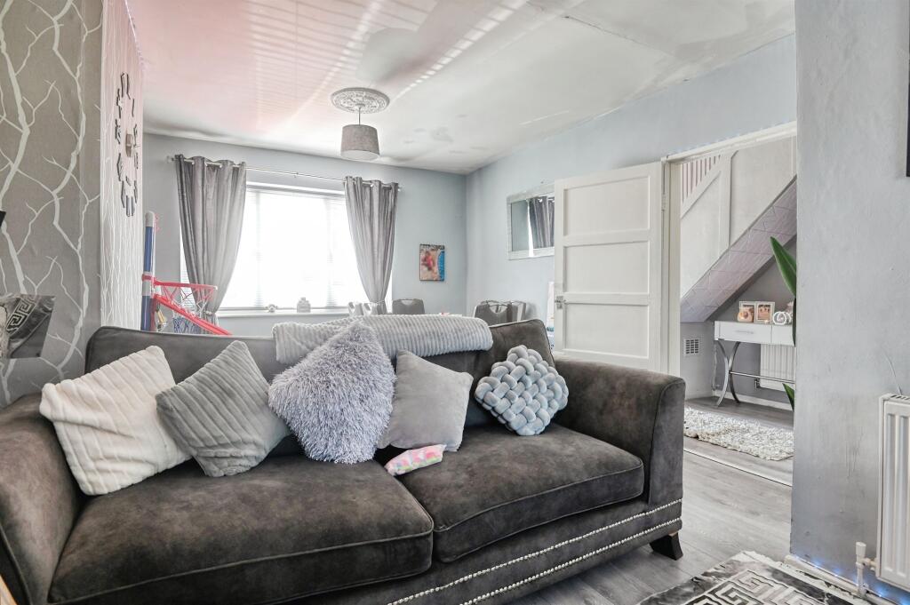 House in Birmingham, West Midlands - View 2