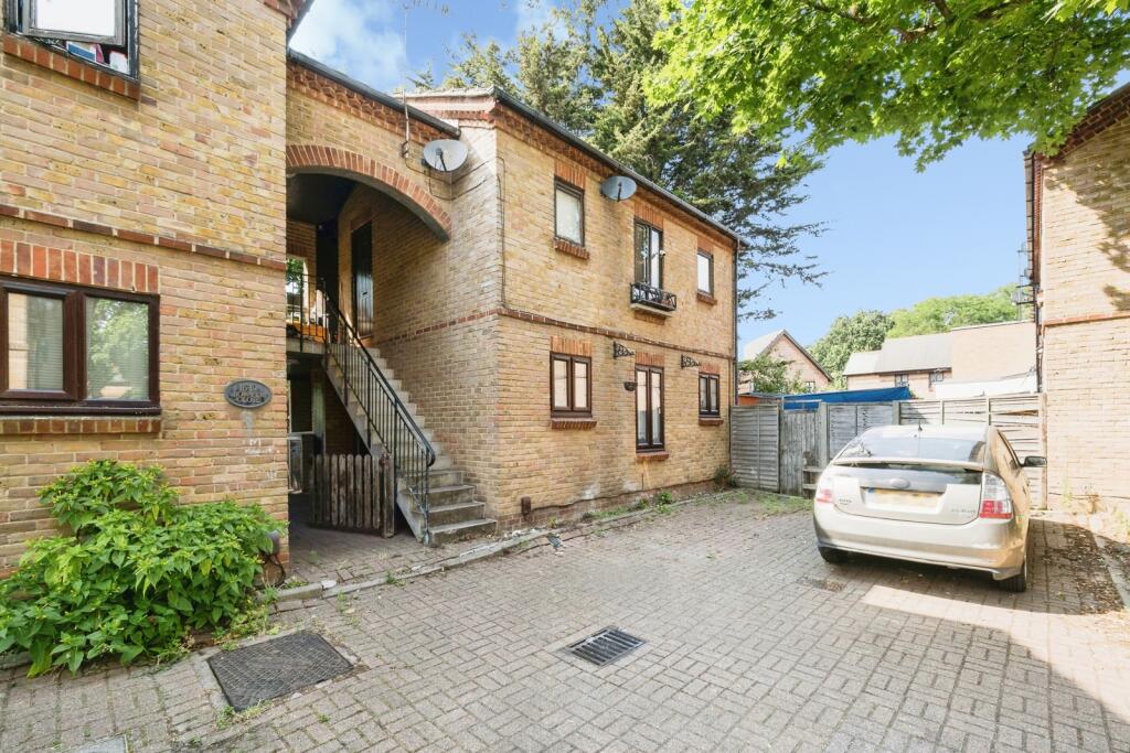 Main image of property: Bowyer Close, Beckton, London, E6