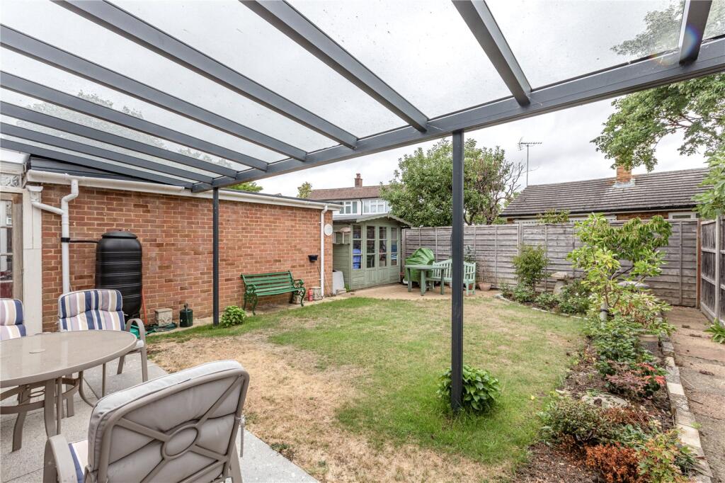 Acacia Close, Woodham, Addlestone, Surrey, KT15 photo 3