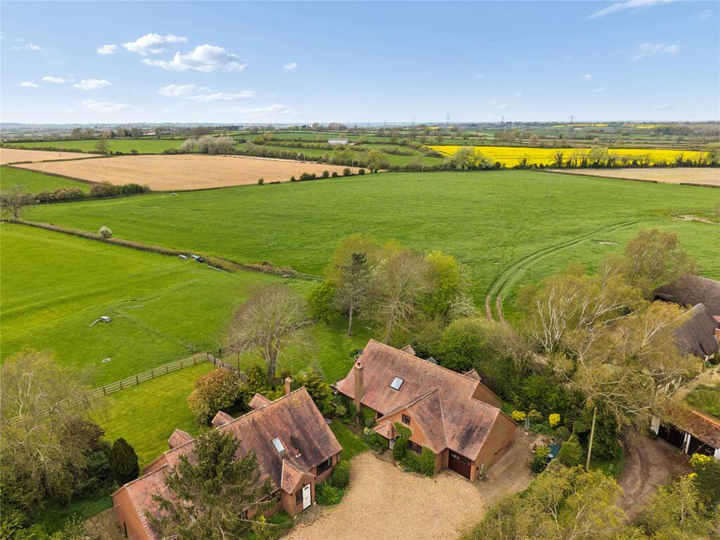 Main image of property: Rosebery Close, Hoggeston