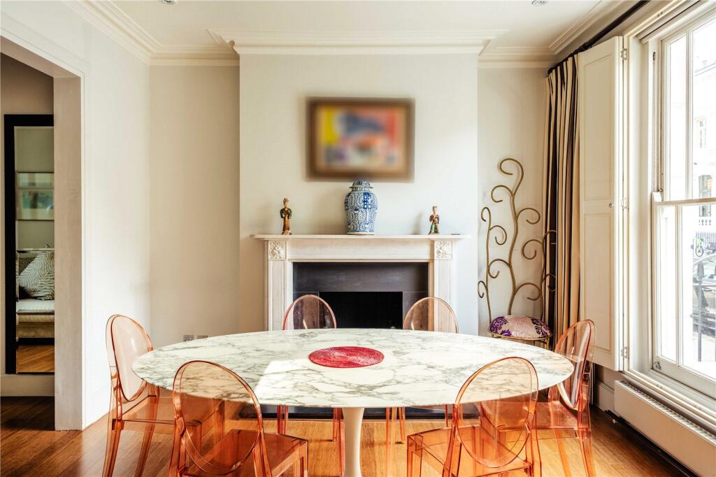 House in London, Royal Borough of Kensington and Chelsea - View 2