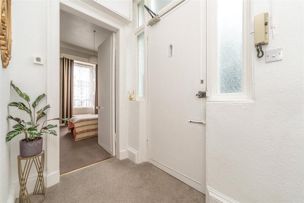 Apartment in Edinburgh, Hillside, Leith Central - More