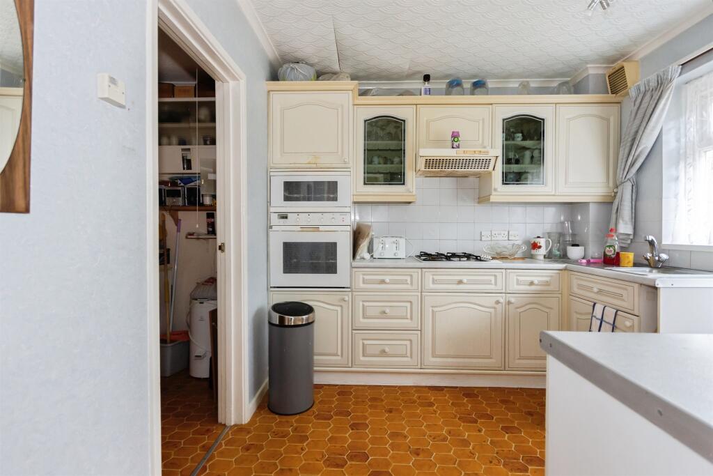 House in Birmingham, West Midlands - More