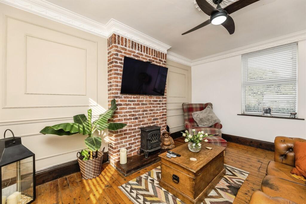 House in Wakefield - View 5