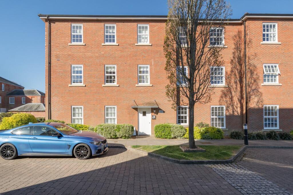 Main image of property: North Square, Knowle, Fareham, Hampshire, PO17