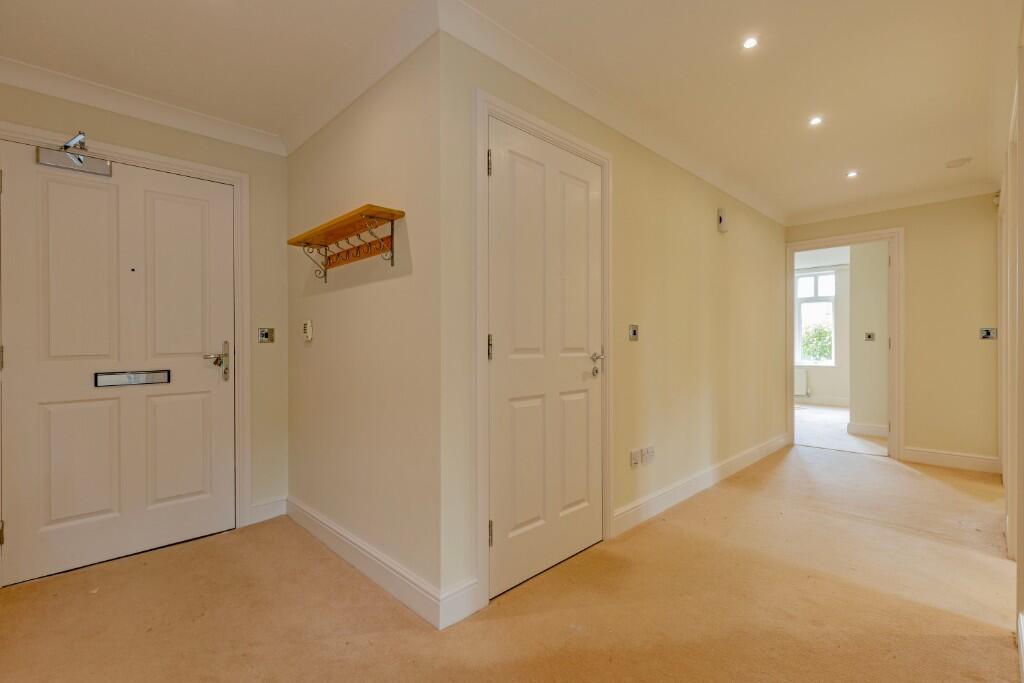 4 Kennedy Court Audley St. Elphin's Park, Matlock, Derbyshire, DE4 2RT photo 4