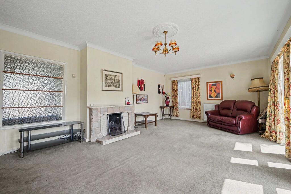 Doddington Road, Earls Barton, NN6 photo 4
