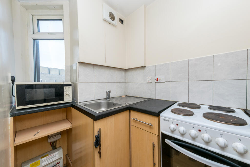 Apartment in Leeds, Hyde Park - View 3