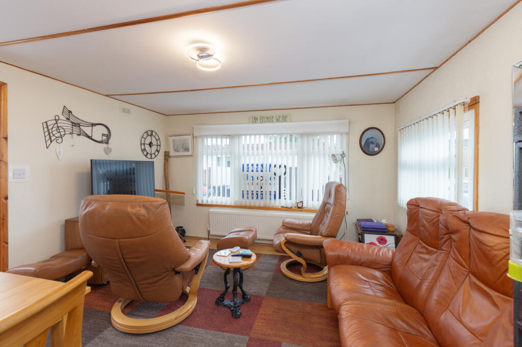 Primrose Drive,  Poulton-le-Fylde, FY6 photo 2