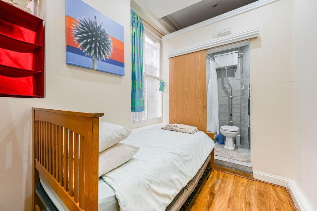 Apartment in London - View 3