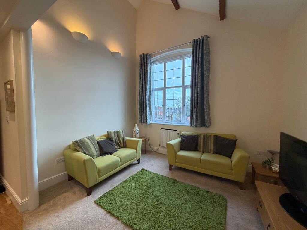 Apartment in Northampton, Semilong - More