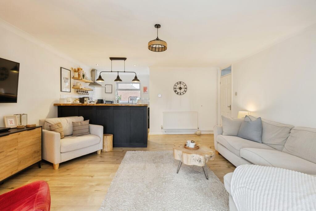 Arlington Close, Attleborough, Norfolk, NR17 photo 3