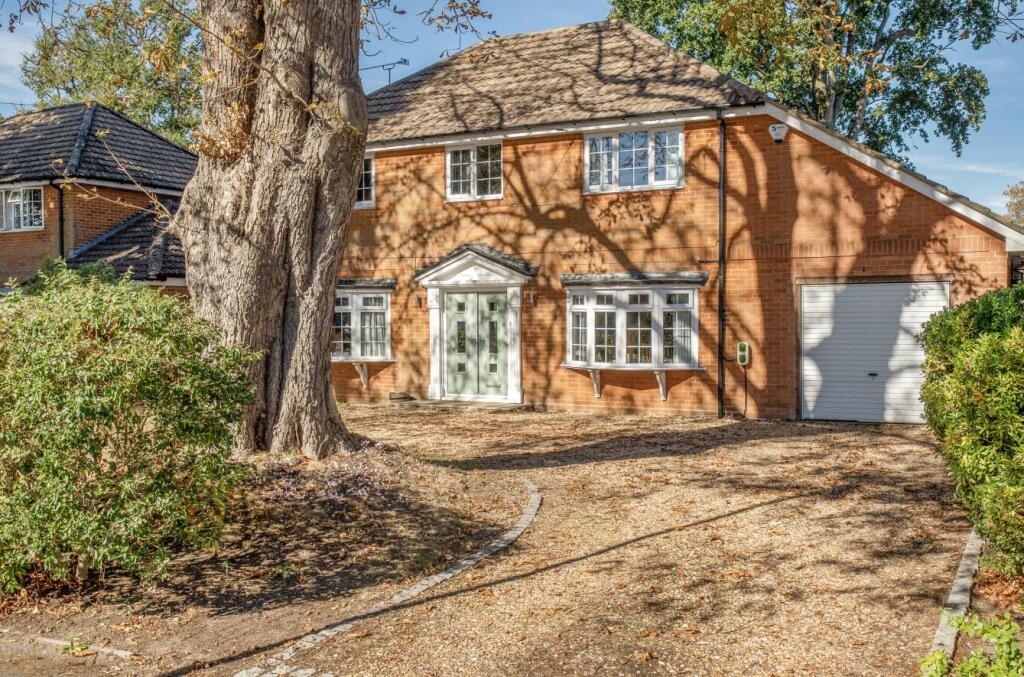 Main image of property: Cambridge Road East, Farnborough