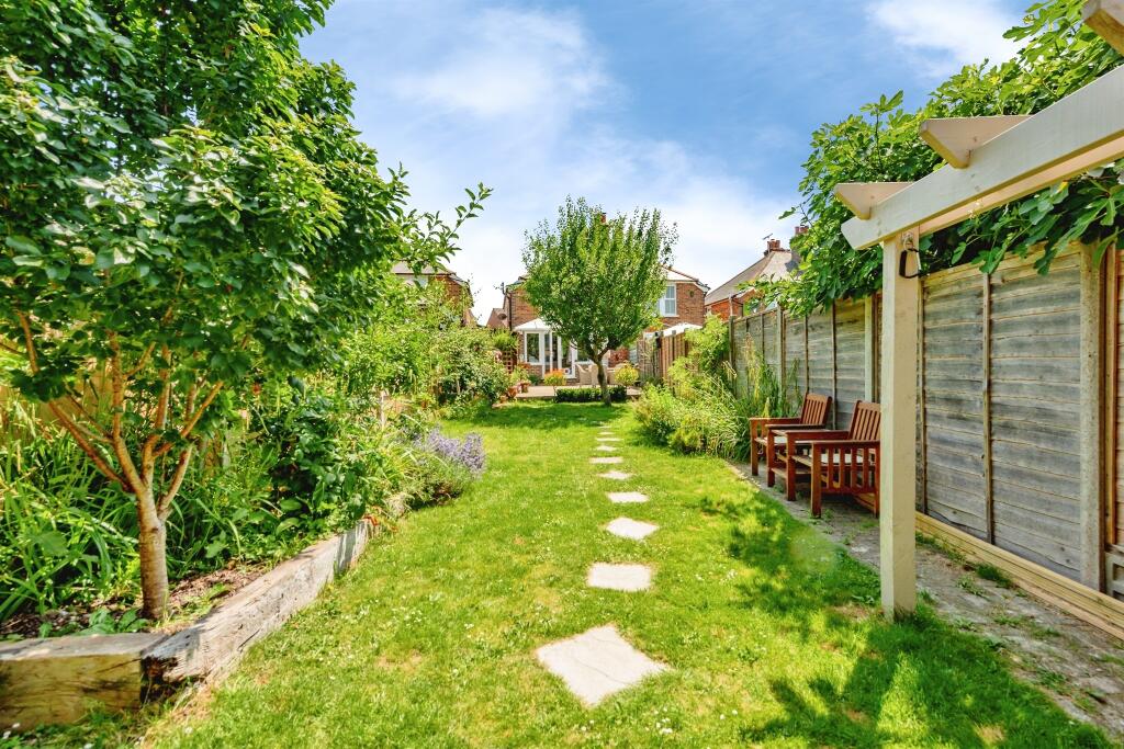 House in Mid Sussex, Worth - View 4