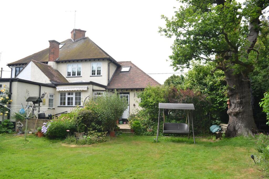 White Hart Cottages, Colchester Road, CM2 photo 2